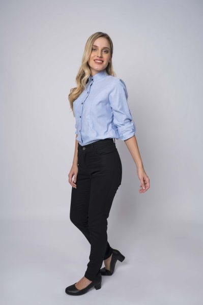 Vista lateral de la camisa uniforme My Girl en tejido Oxford de Inta