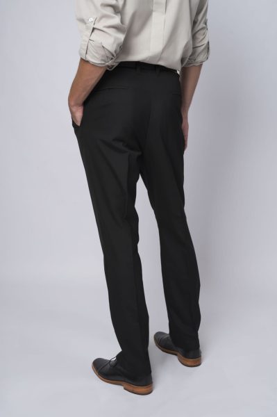 Pantalón de vestir de hombre con bolsillos traseros ojal