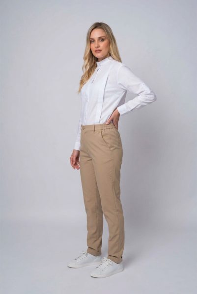 Pantalón Melody Gabardina beige costado botamangas con dobladillo