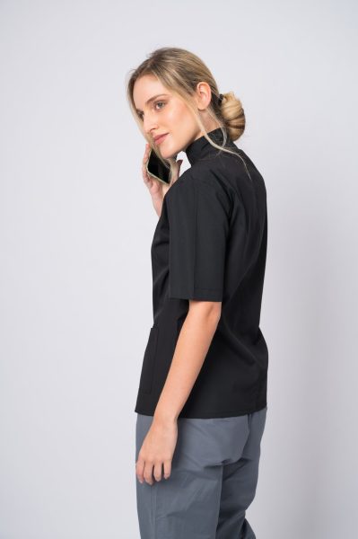 Chaqueta de cocina Harlem negra con cuello mao y mangas cortas – vista lateral